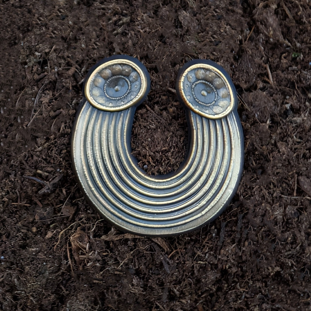 The Gleninsheen Gorget pin